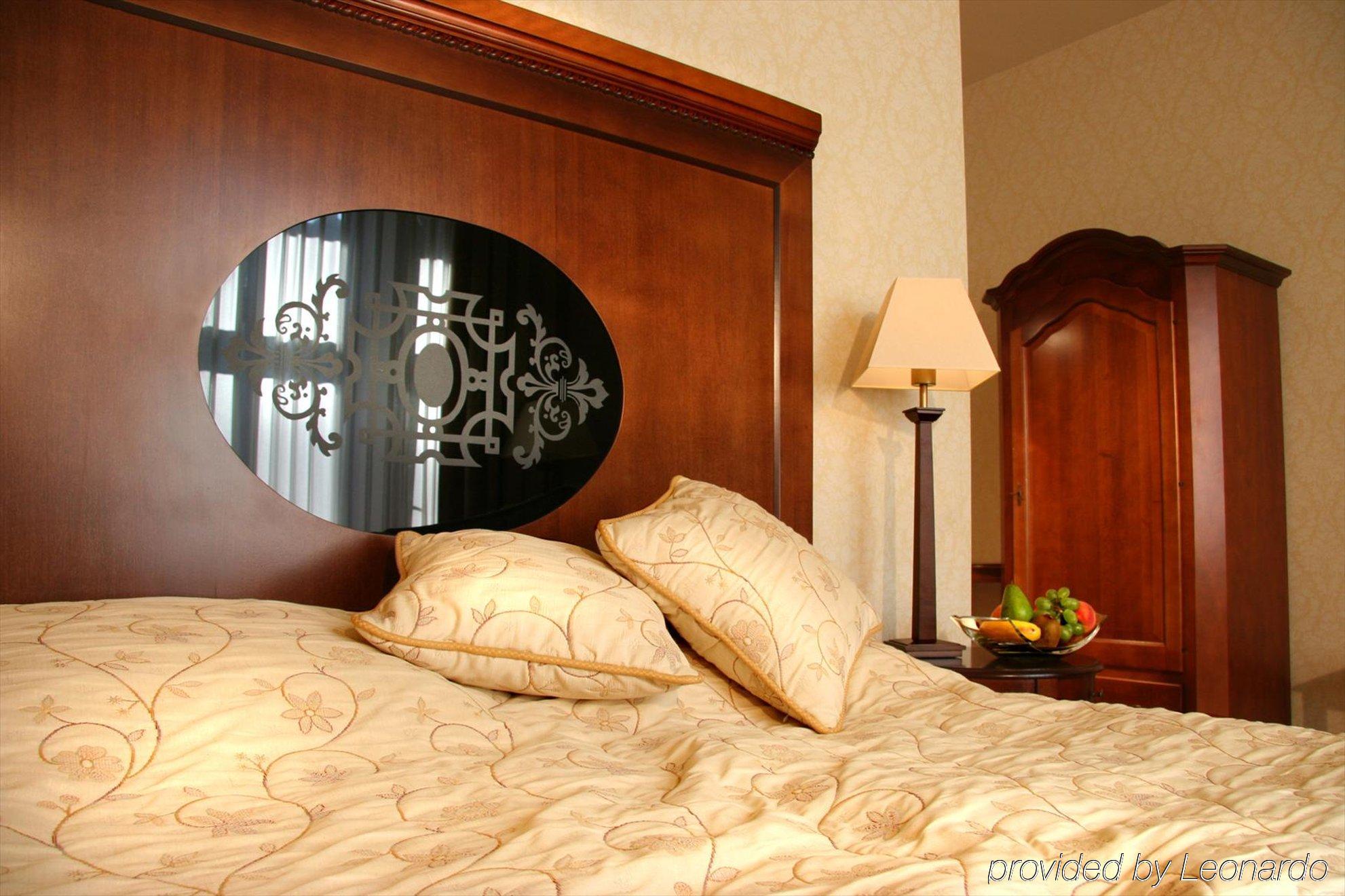 Ostoya Palace Hotel Krakau Zimmer foto